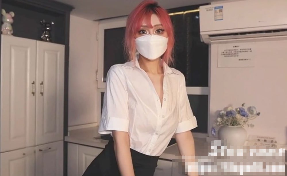 公交车纯肉超H莹莹芽子_メイリン モデルコレクシ高清在线观看