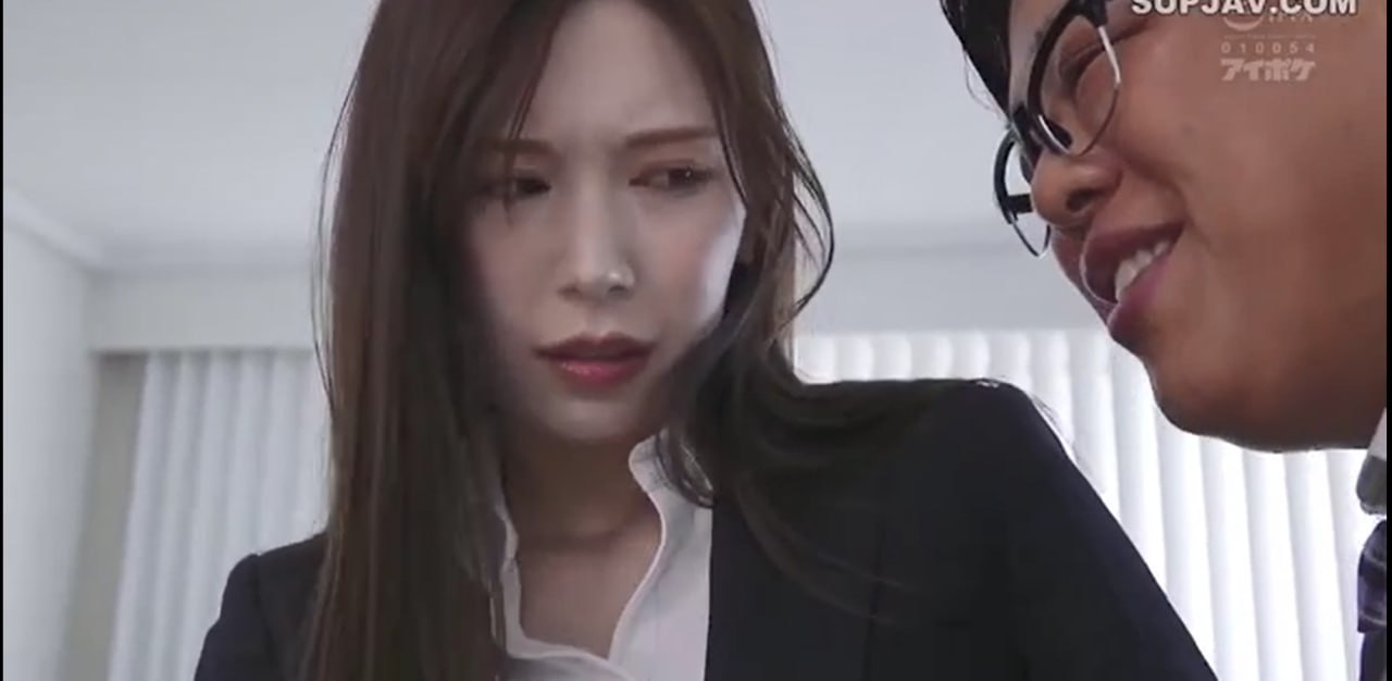 美女下面路阴沟令人惊愕,街头奇观女子不慎跌入隐蔽...高清在线观看